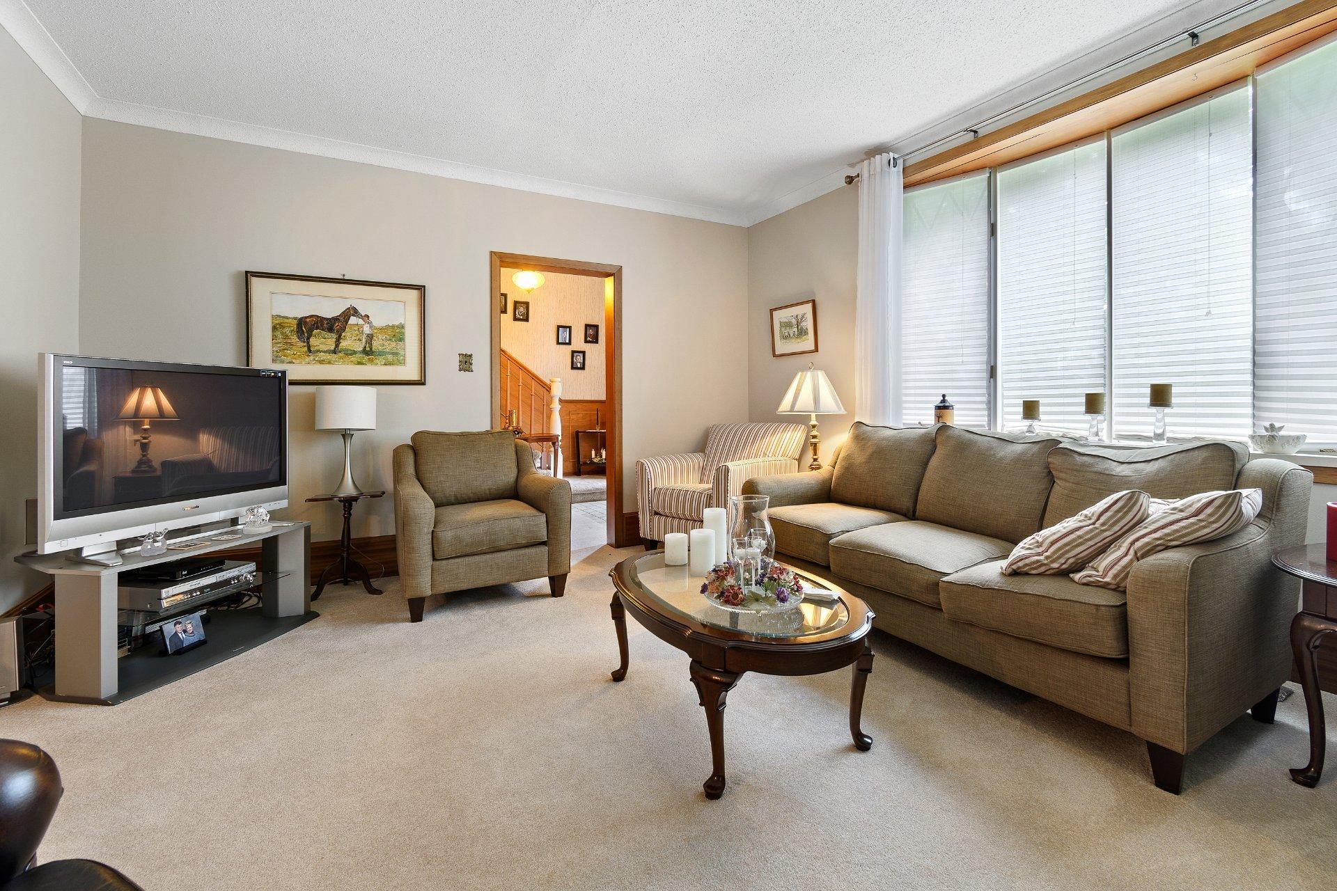 









999


Ch. John-Dale

,
Shawville,




QC
J0X2Y0


