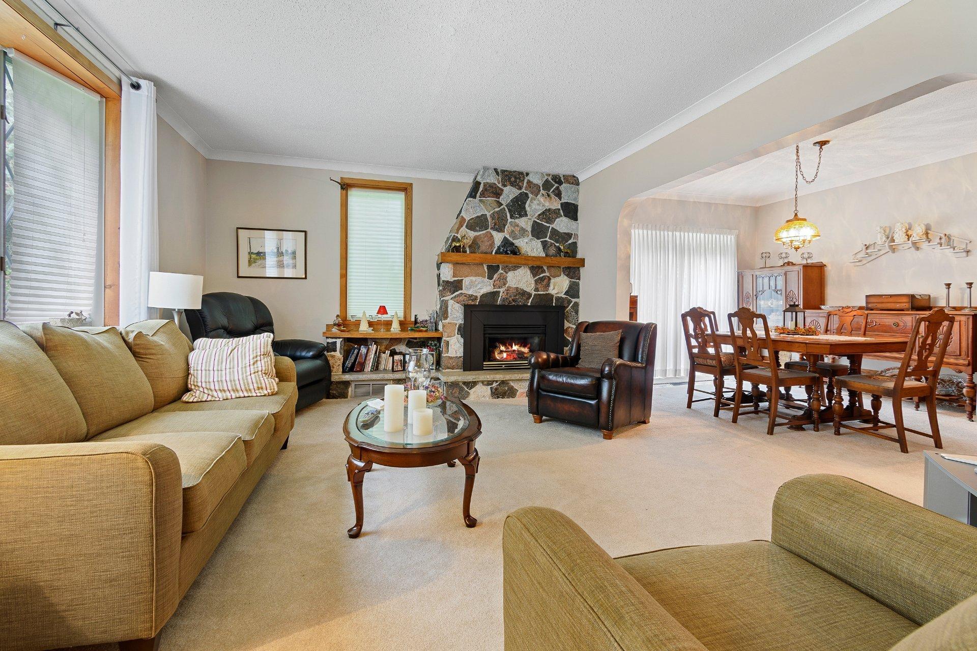 









999


Ch. John-Dale

,
Shawville,




QC
J0X2Y0

