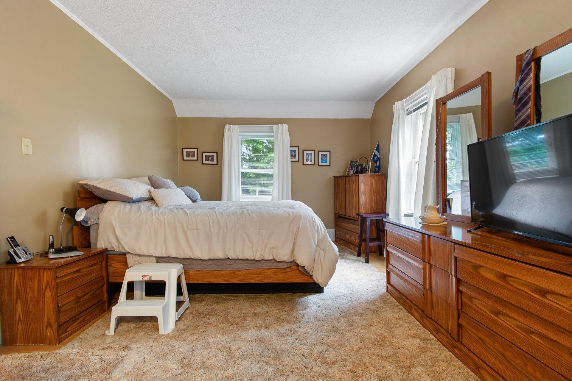 









999


Ch. John-Dale

,
Shawville,




QC
J0X2Y0

