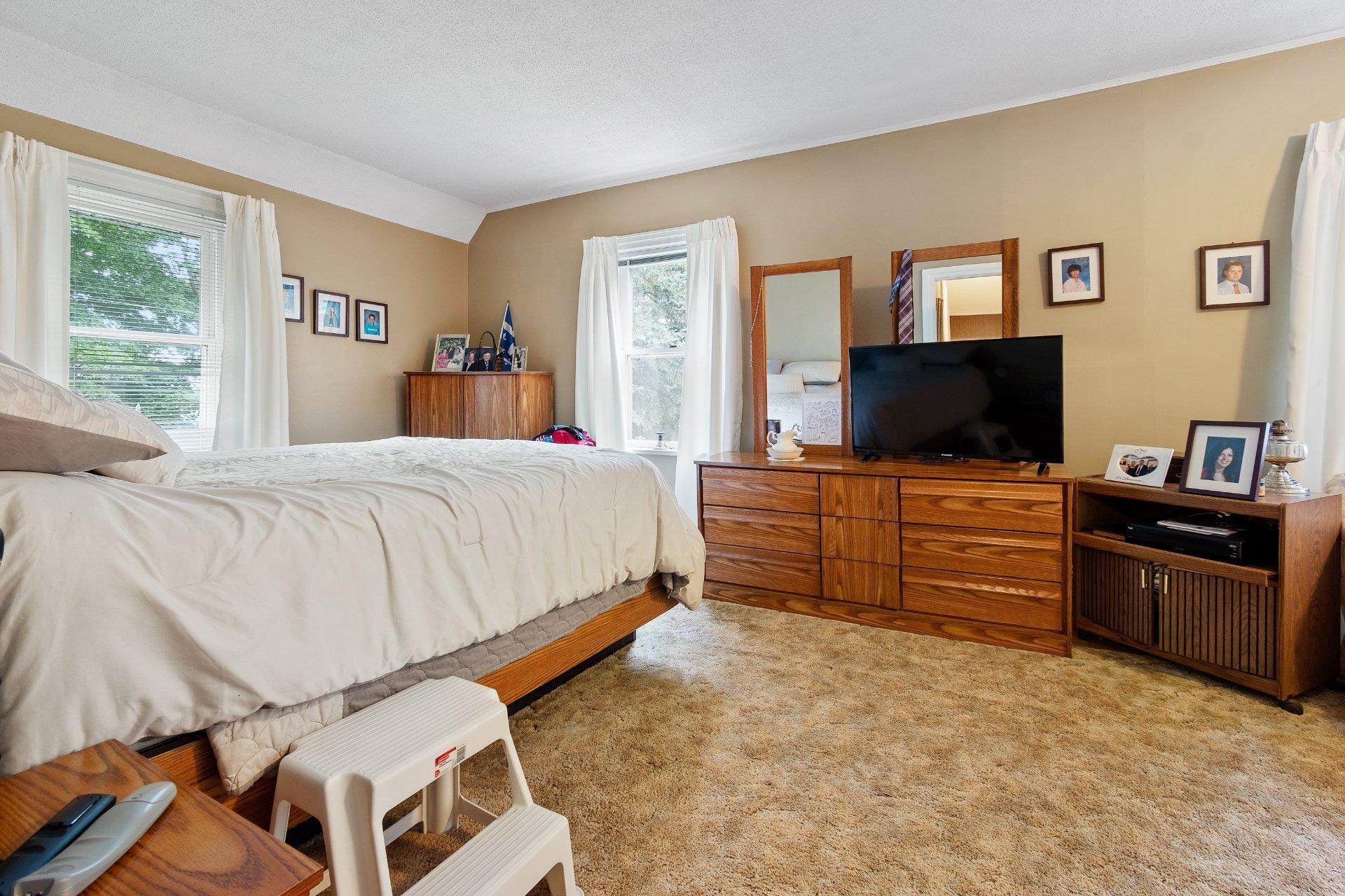 









999


Ch. John-Dale

,
Shawville,




QC
J0X2Y0

