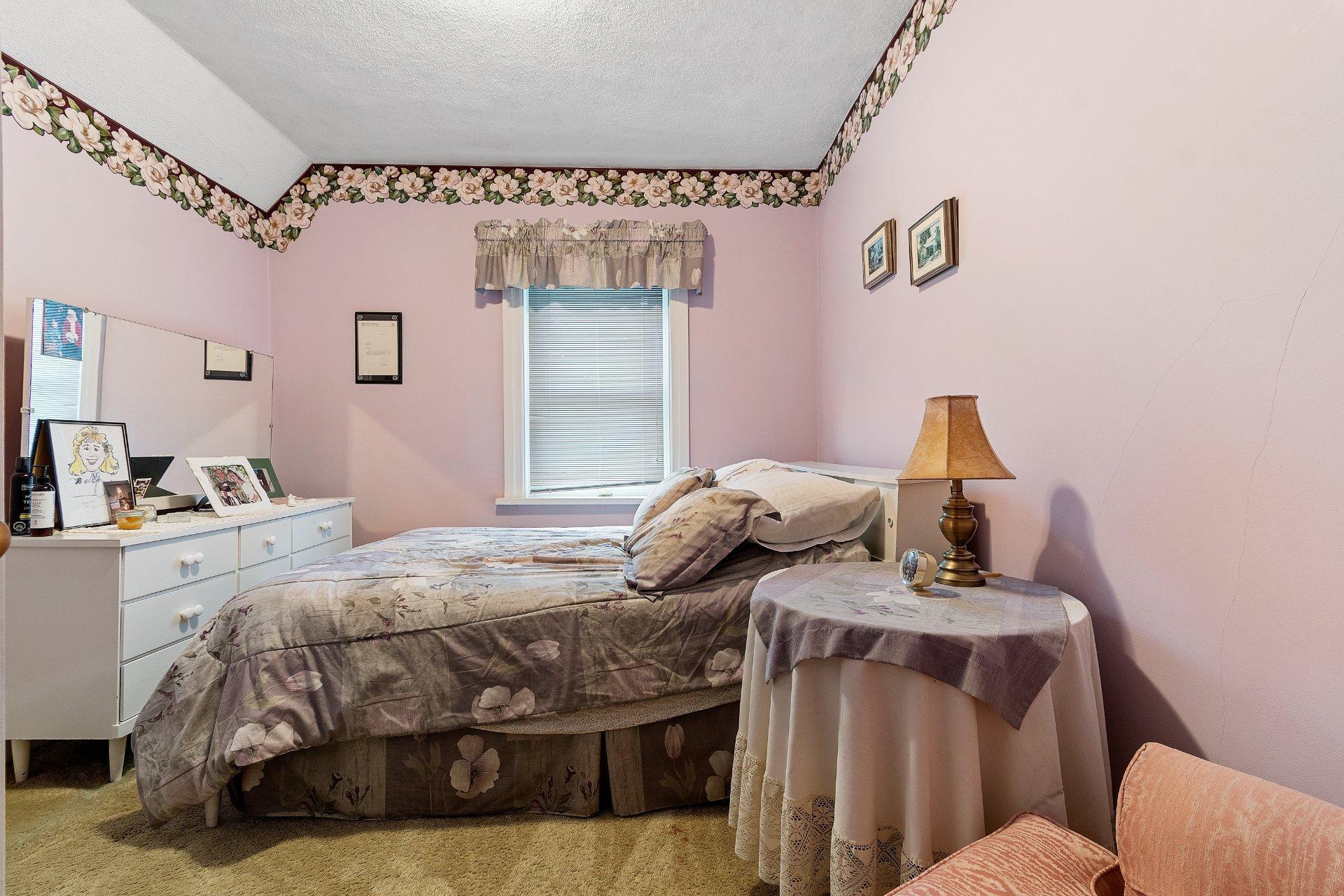 









999


Ch. John-Dale

,
Shawville,




QC
J0X2Y0


