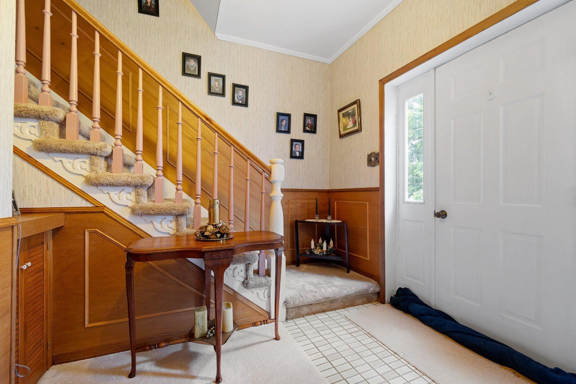 









999


Ch. John-Dale

,
Shawville,




QC
J0X2Y0

