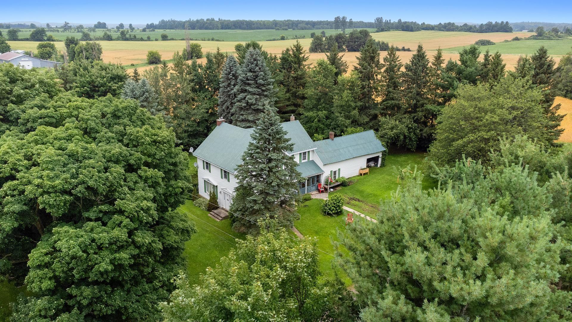 









999


Ch. John-Dale

,
Shawville,




QC
J0X2Y0

