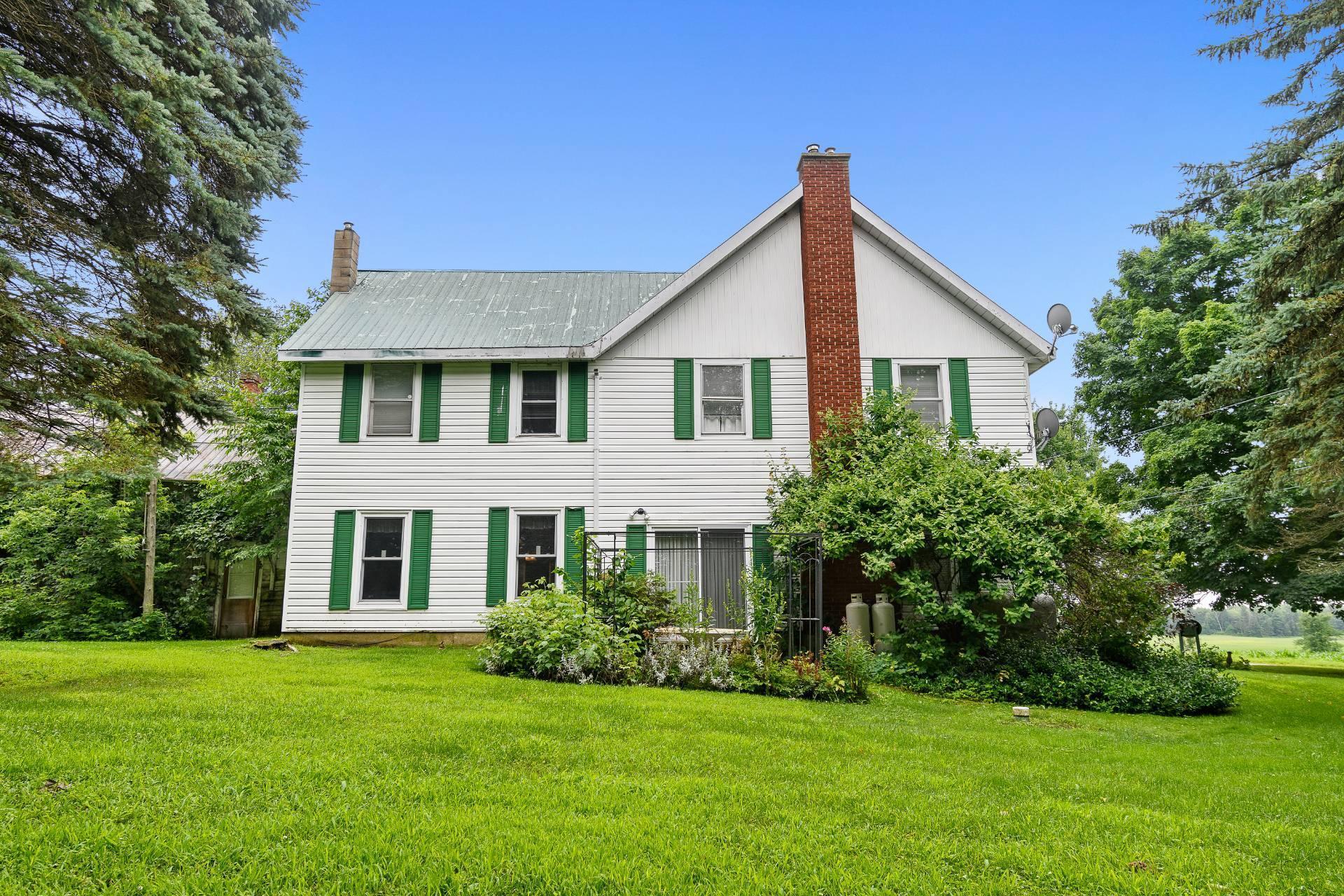 









999


Ch. John-Dale

,
Shawville,




QC
J0X2Y0

