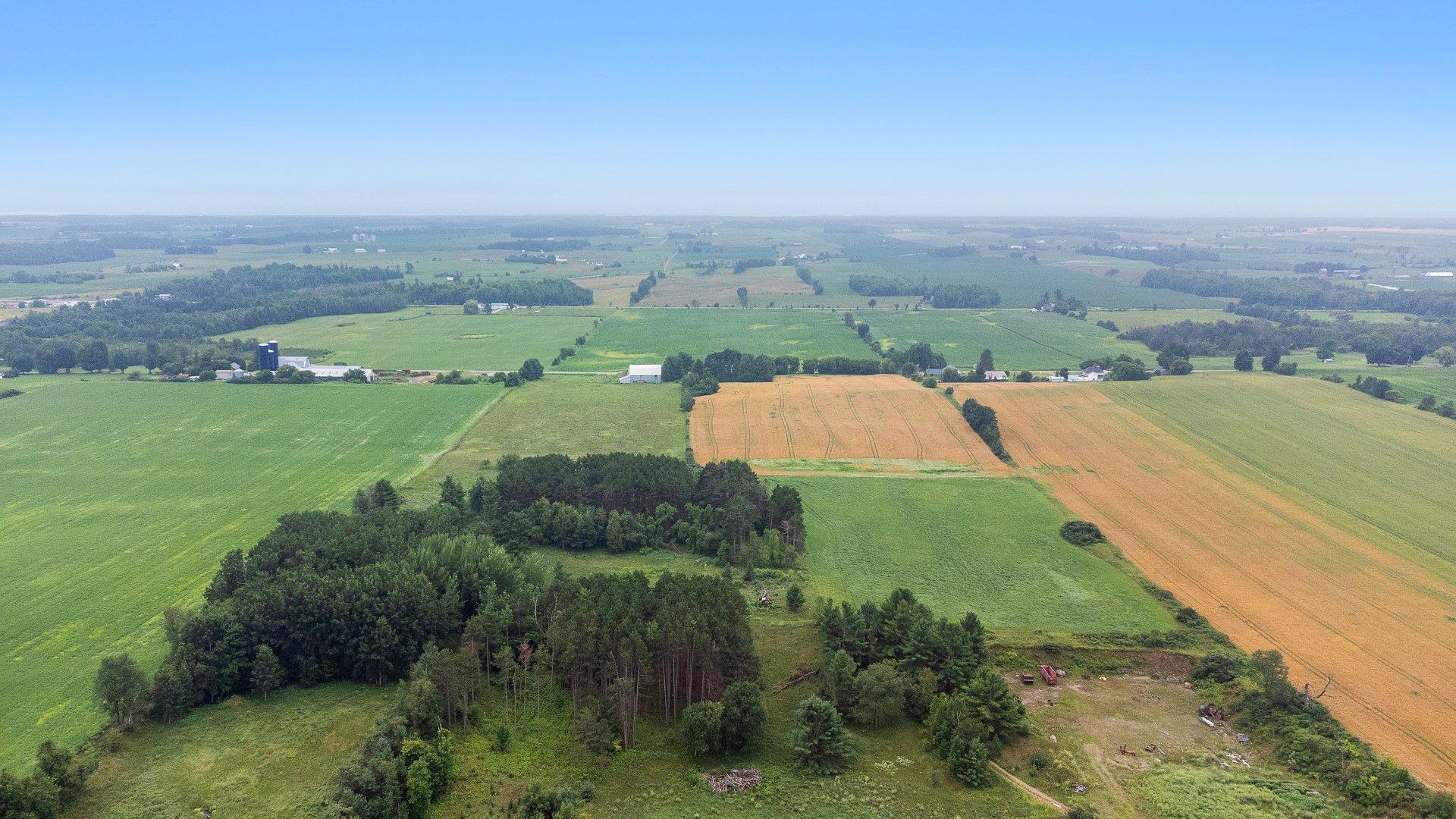 









999


Ch. John-Dale

,
Shawville,




QC
J0X2Y0

