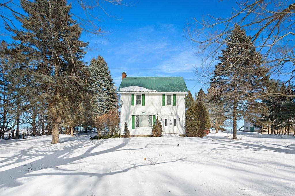 









999


Ch. John-Dale

,
Shawville,




QC
J0X2Y0

