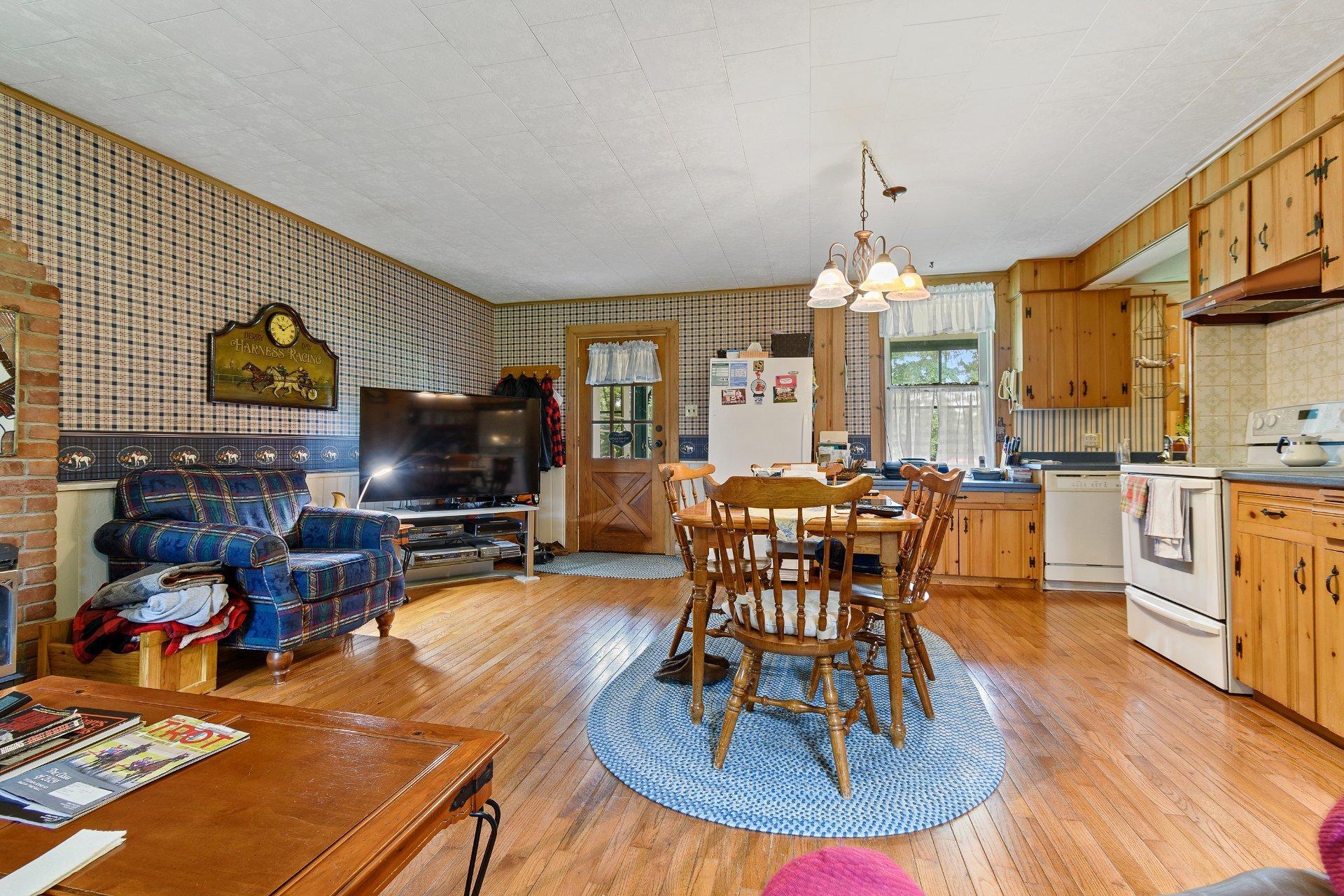 









999


Ch. John-Dale

,
Shawville,




QC
J0X2Y0

