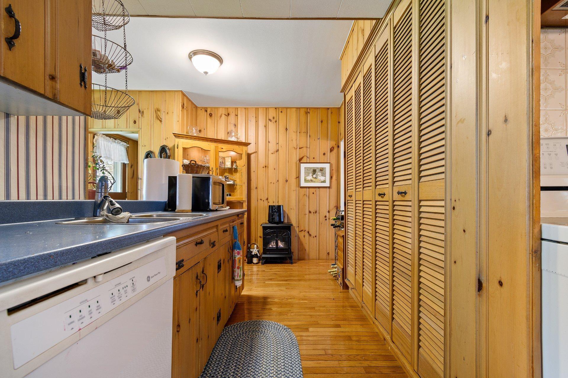 









999


Ch. John-Dale

,
Shawville,




QC
J0X2Y0


