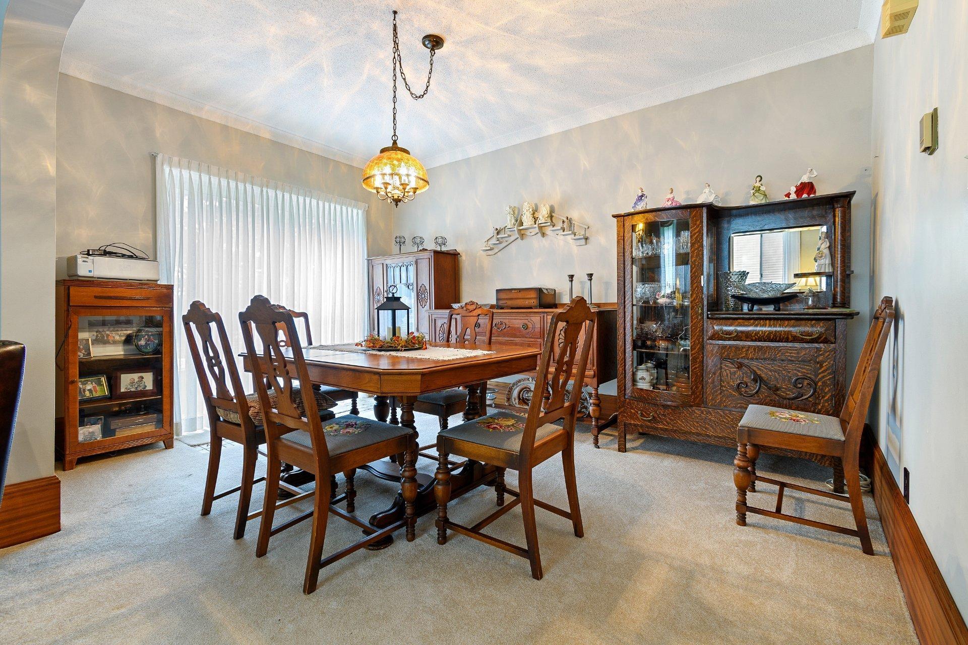 









999


Ch. John-Dale

,
Shawville,




QC
J0X2Y0

