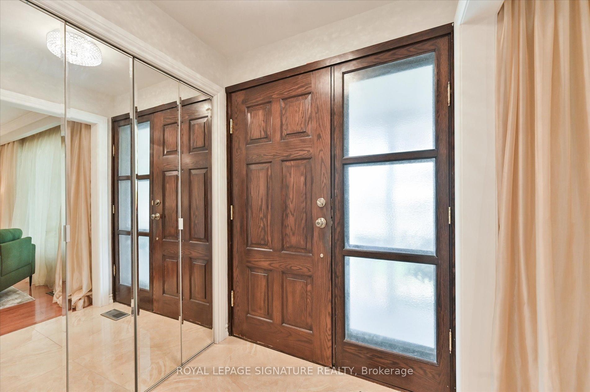 









113


Carsbrooke

Road,
Toronto,




ON
M9C 3C9

