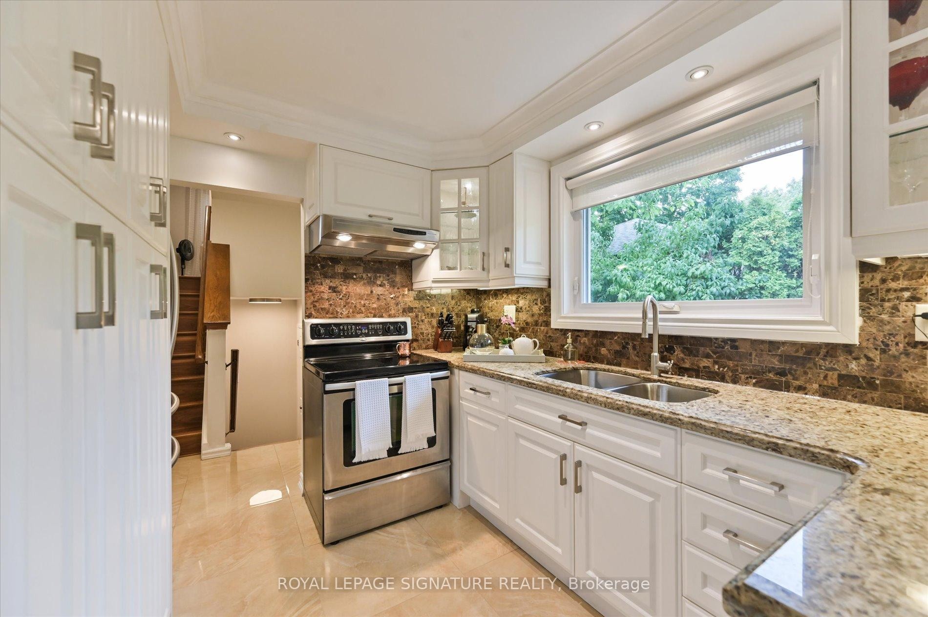 









113


Carsbrooke

Road,
Toronto,




ON
M9C 3C9

