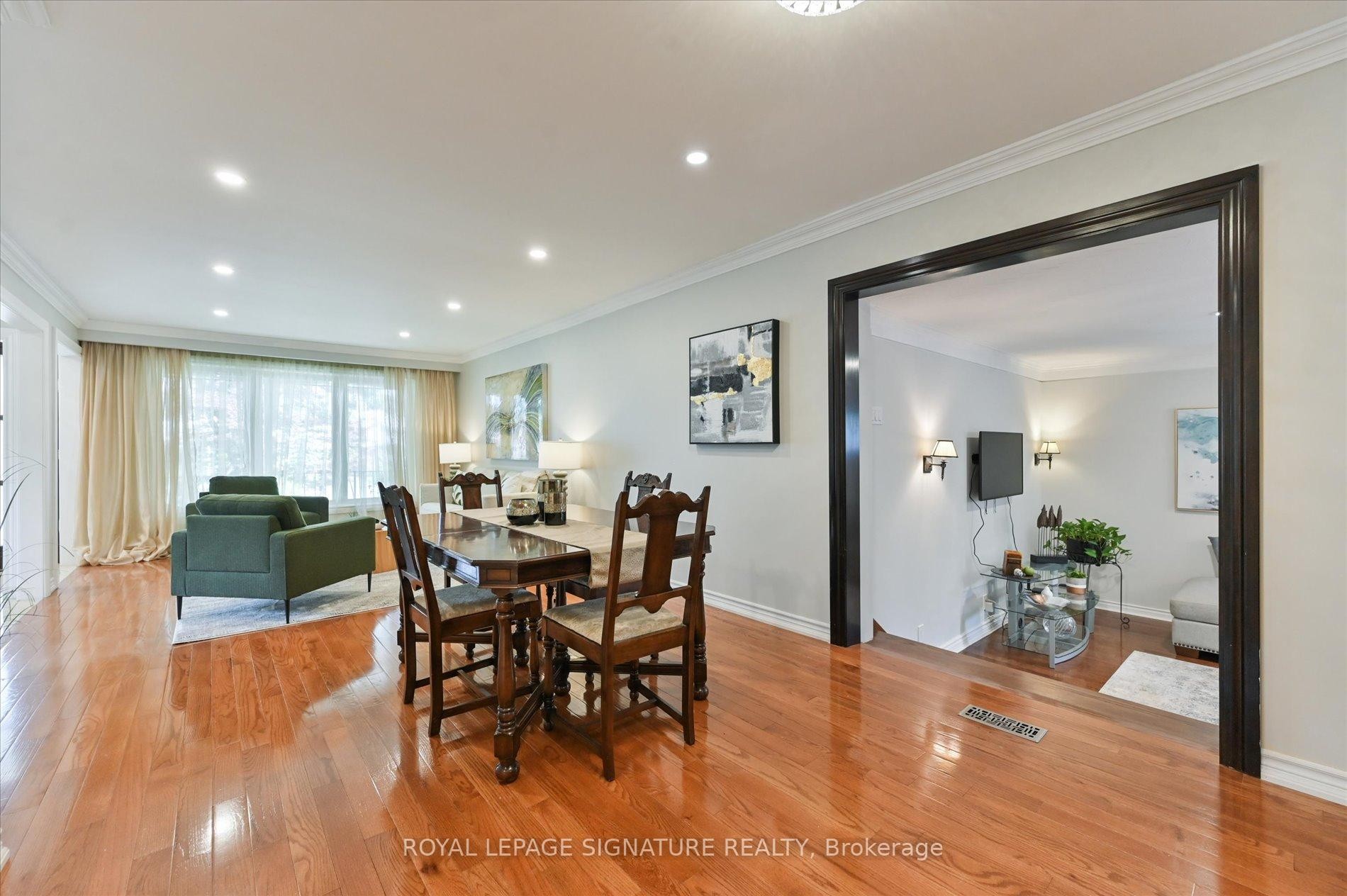 









113


Carsbrooke

Road,
Toronto,




ON
M9C 3C9

