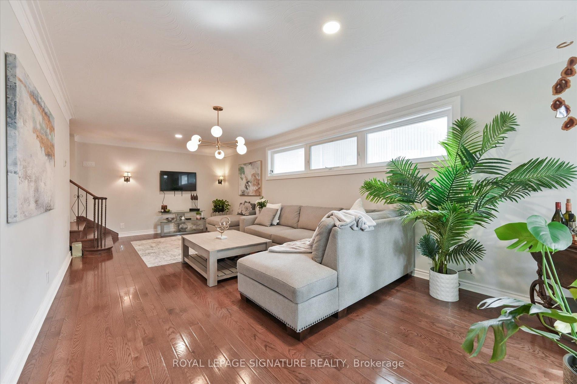









113


Carsbrooke

Road,
Toronto,




ON
M9C 3C9

