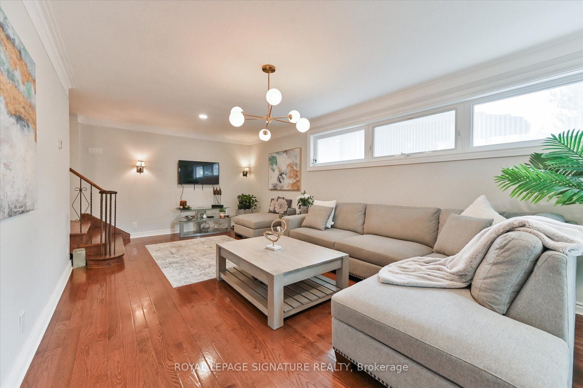 









113


Carsbrooke

Road,
Toronto,




ON
M9C 3C9


