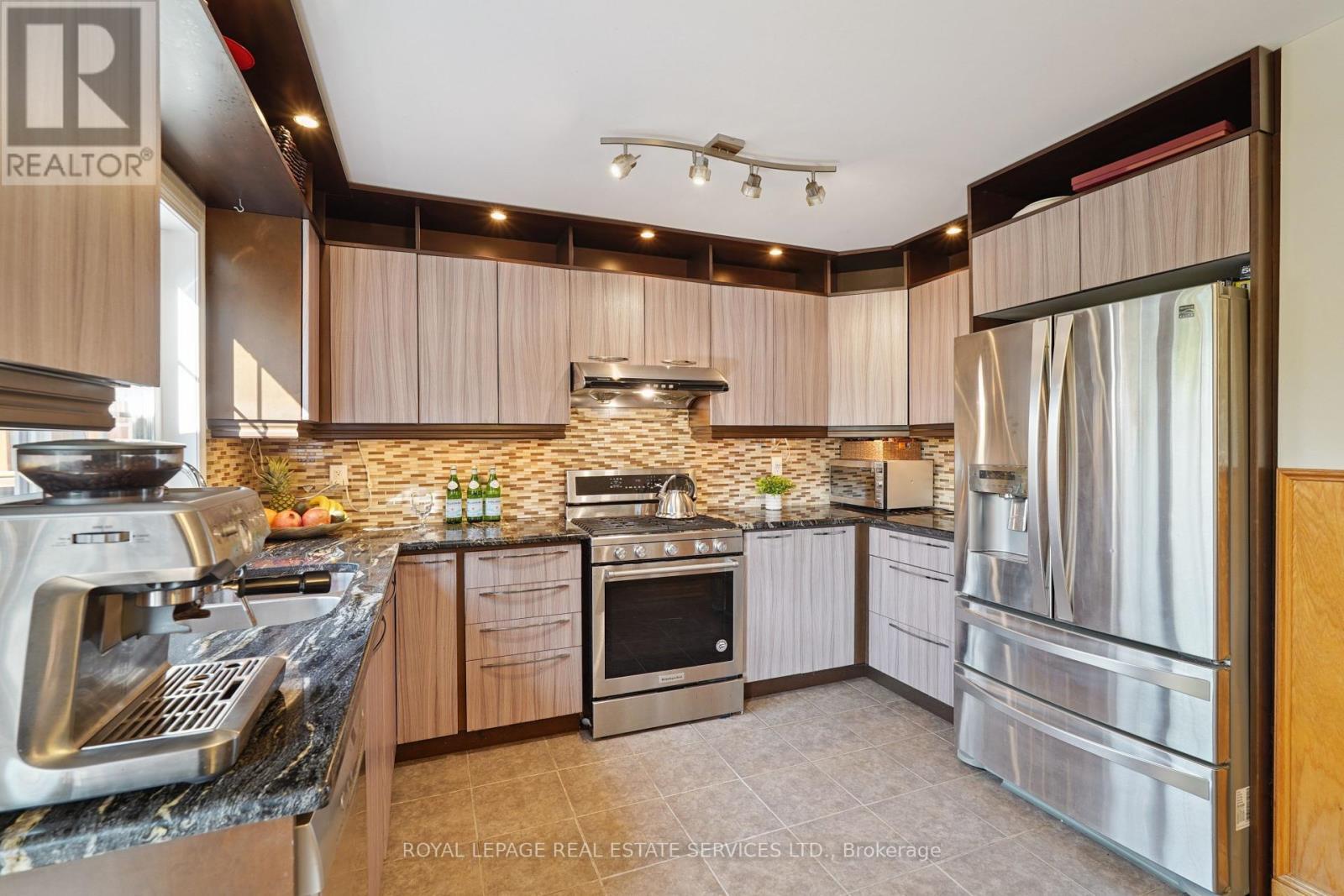 












641 SYMONS CROSS

,
Milton,




Ontario
L9T7S2

