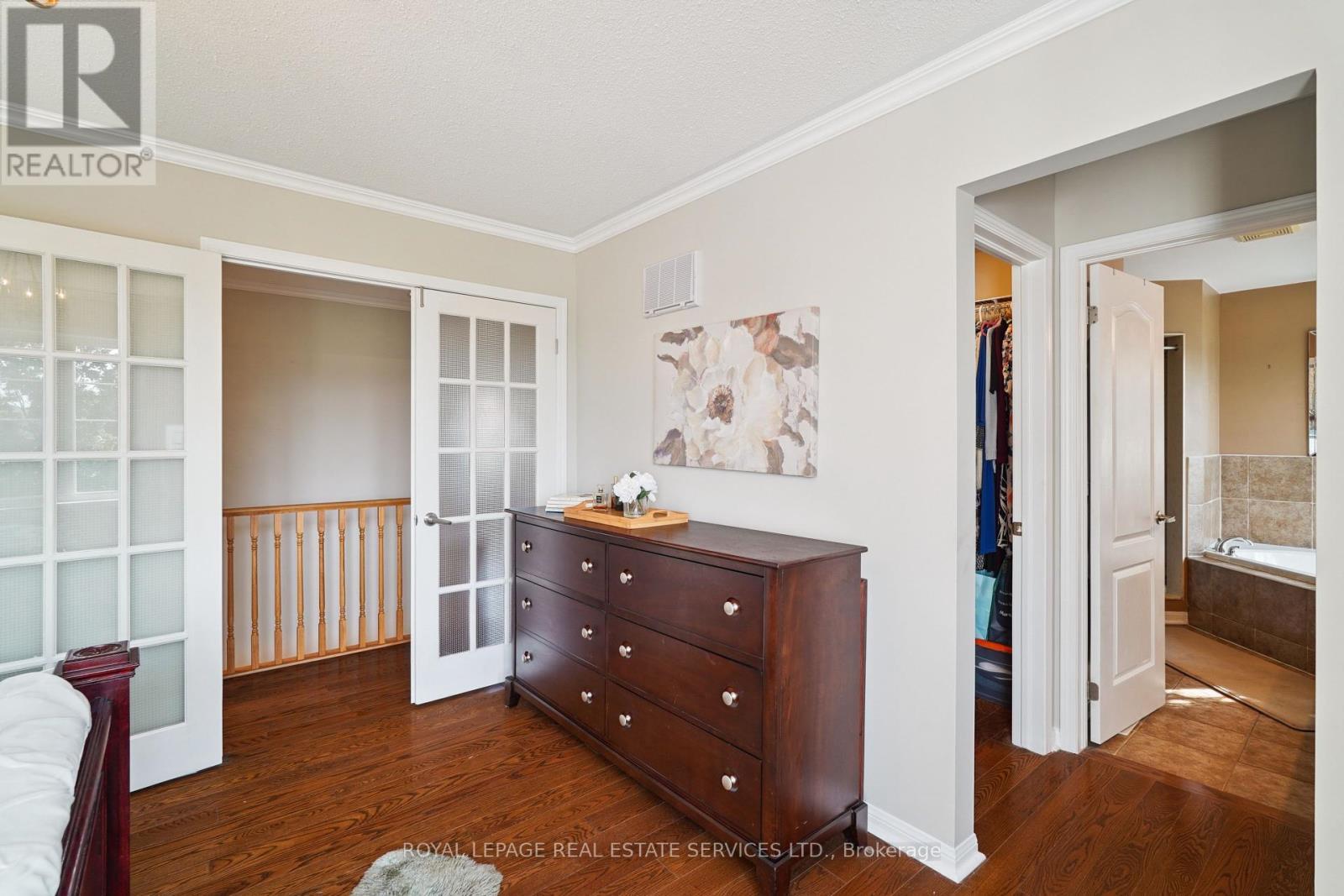 












641 SYMONS CROSS

,
Milton,




Ontario
L9T7S2

