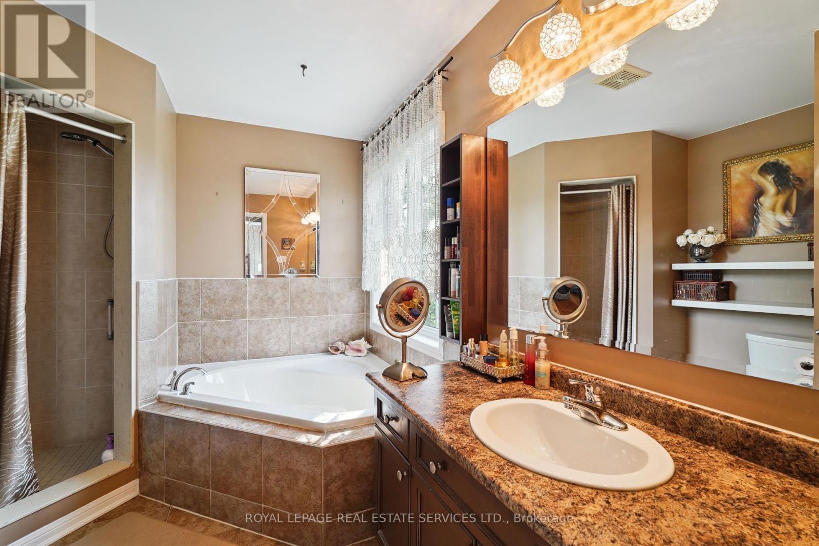 












641 SYMONS CROSS

,
Milton,




Ontario
L9T7S2

