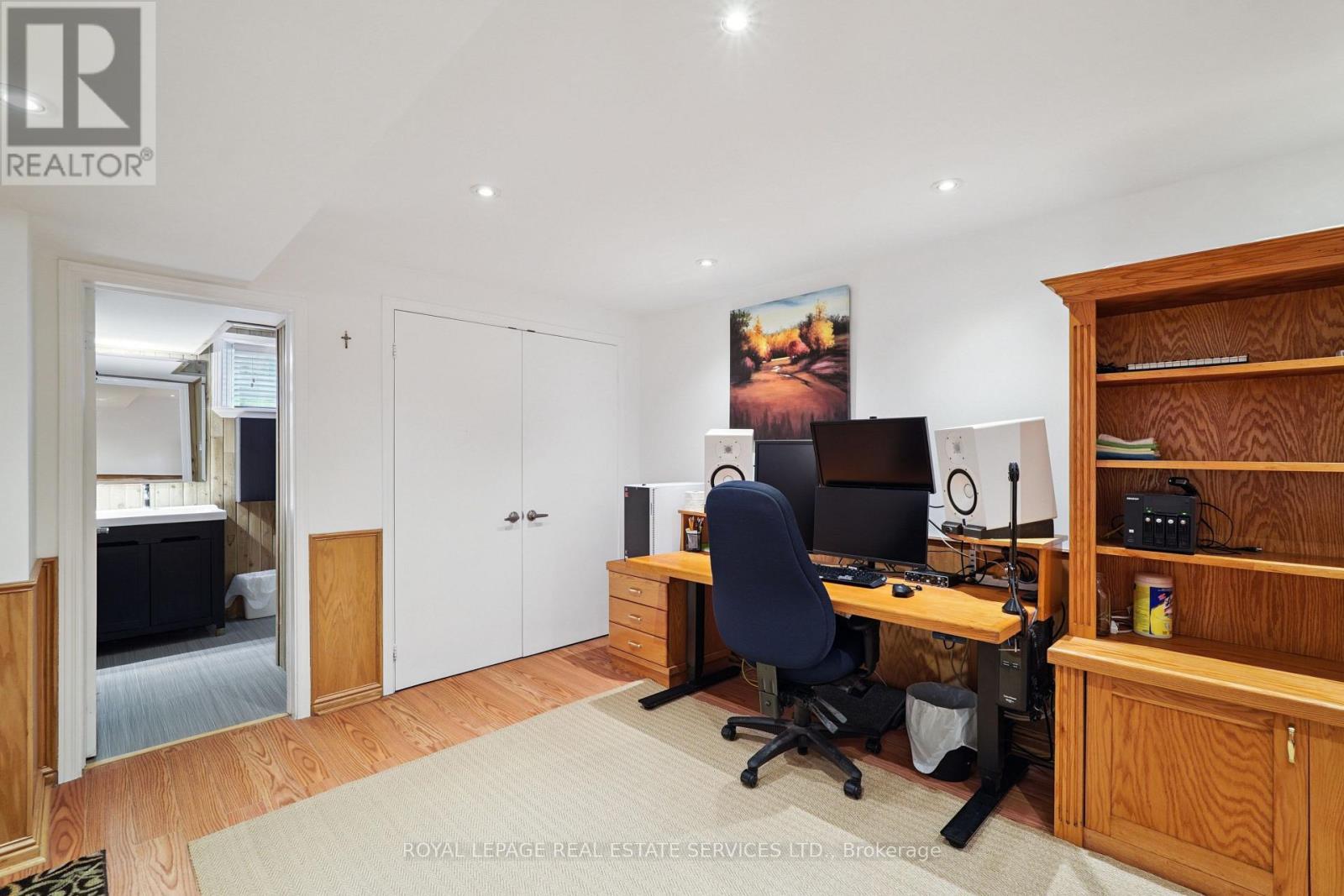 












641 SYMONS CROSS

,
Milton,




Ontario
L9T7S2

