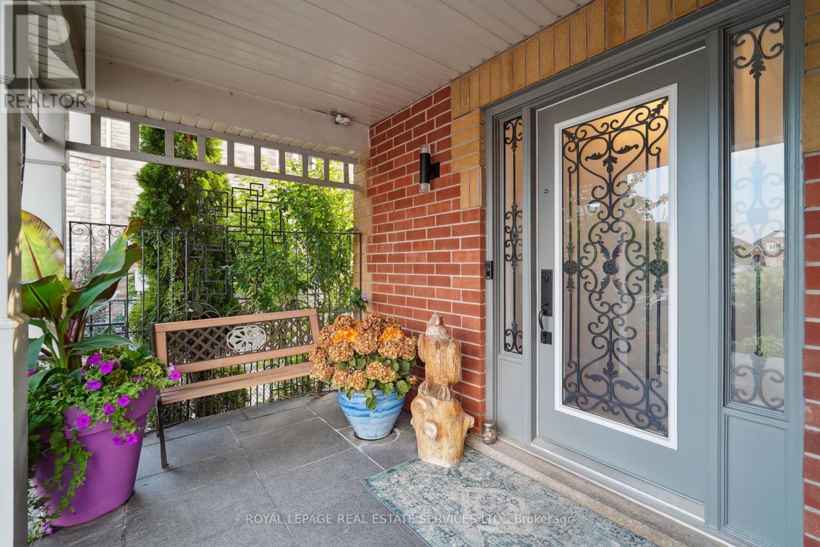 












641 SYMONS CROSS

,
Milton,




Ontario
L9T7S2

