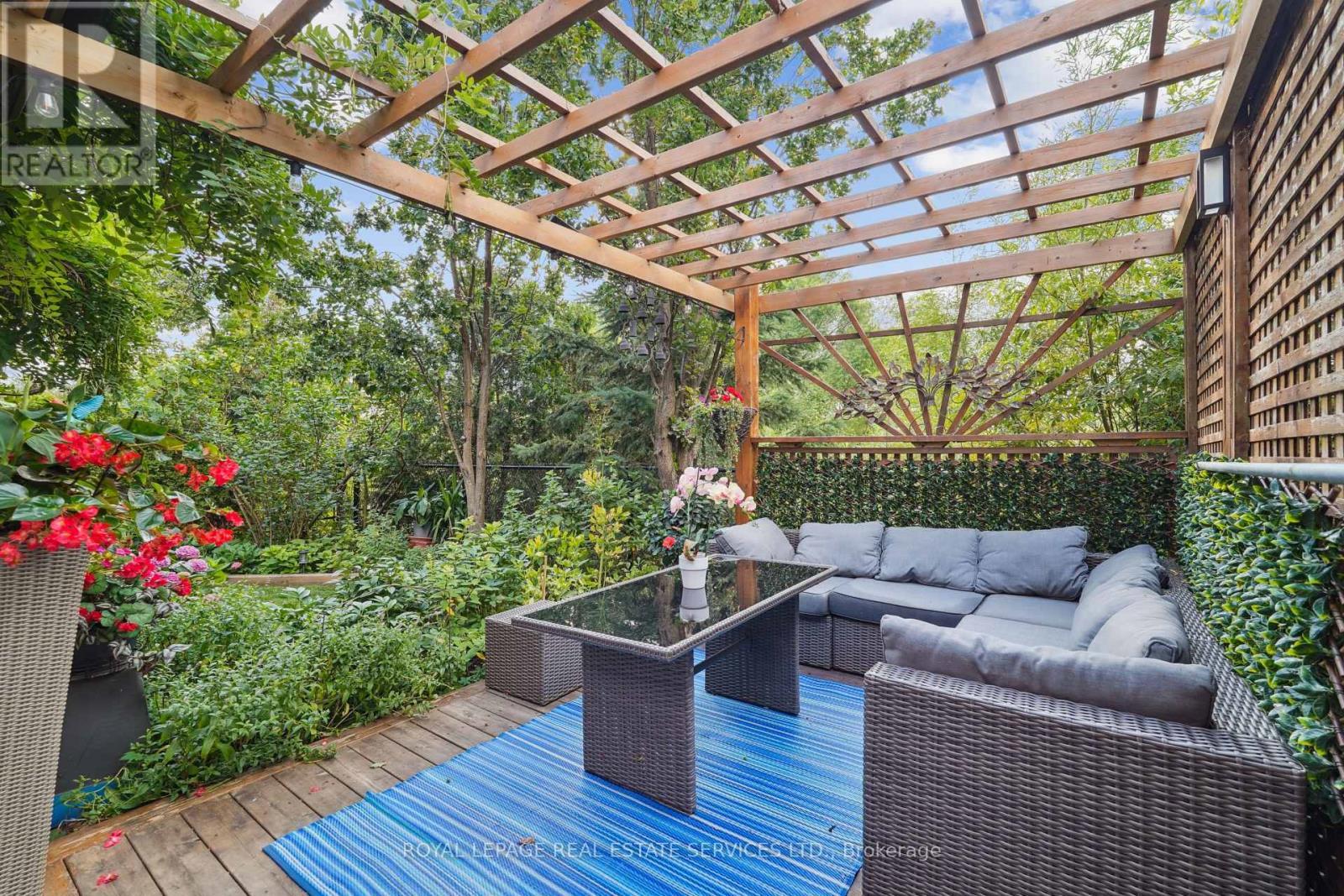 












641 SYMONS CROSS

,
Milton,




Ontario
L9T7S2

