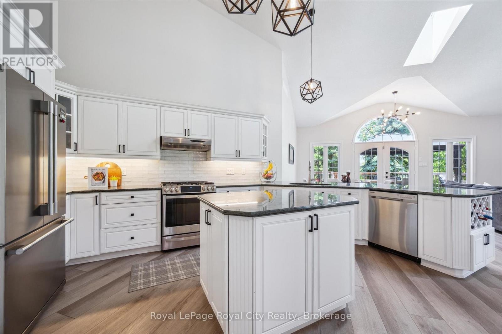 












16 ELDERBERRY COURT

,
Guelph (Pineridge/Westminster Woods),




Ontario
N1L1K3

