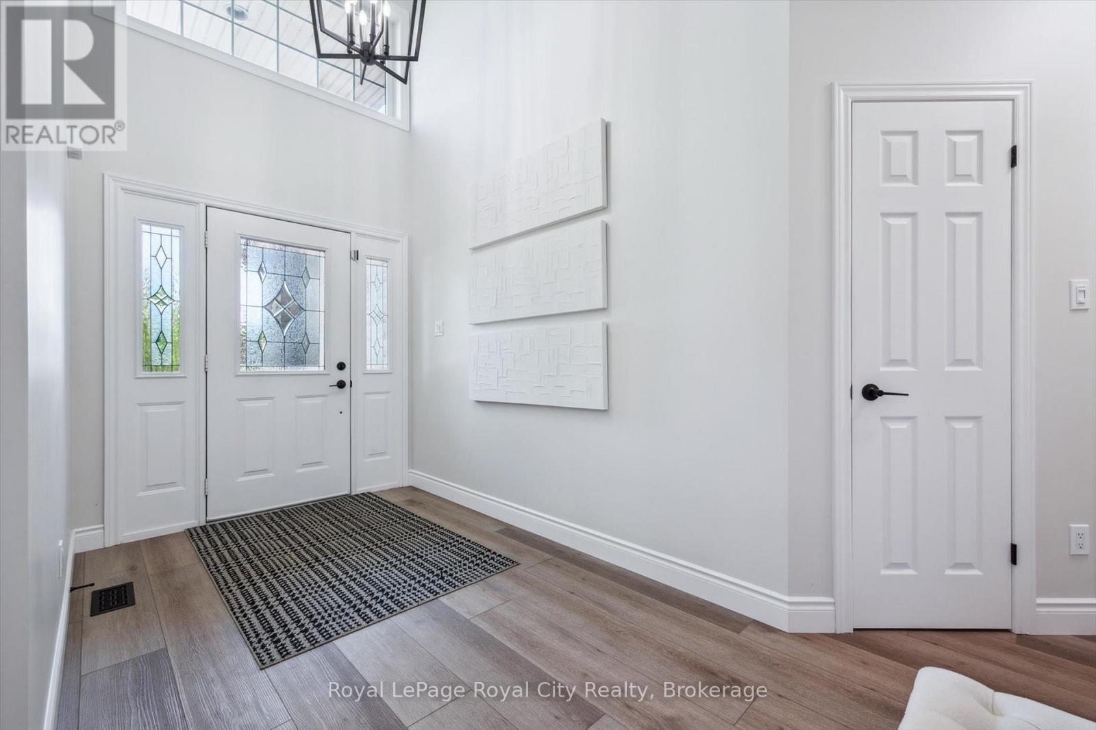 












16 ELDERBERRY COURT

,
Guelph (Pineridge/Westminster Woods),




Ontario
N1L1K3


