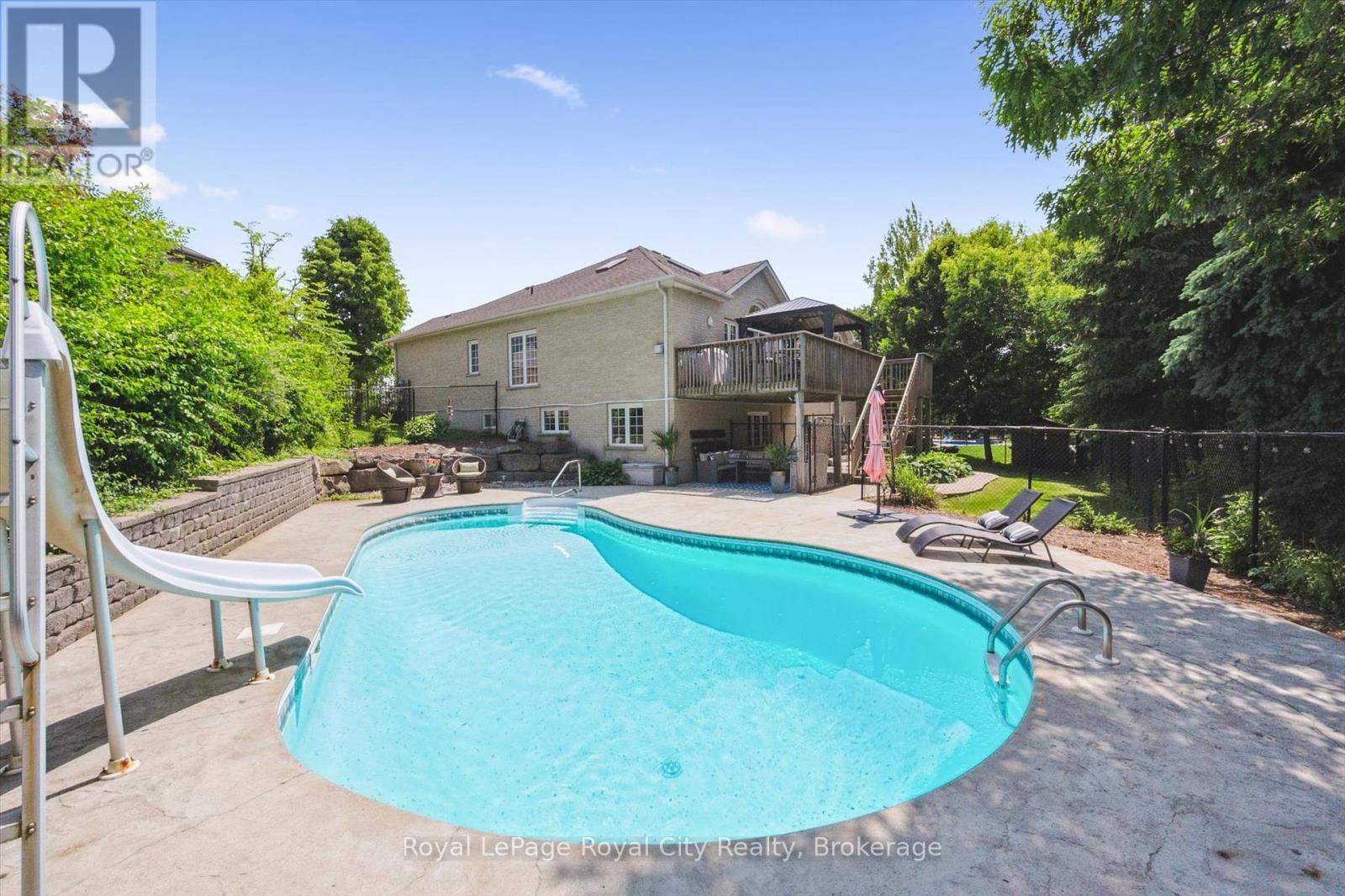 












16 ELDERBERRY COURT

,
Guelph (Pineridge/Westminster Woods),




Ontario
N1L1K3

