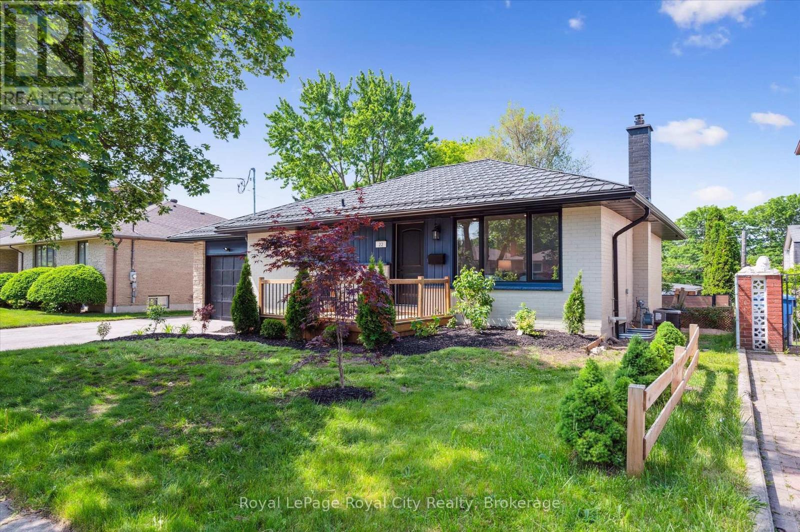 












22 HEATH ROAD

,
Guelph (Junction/Onward Willow),




Ontario
N1H6G9

