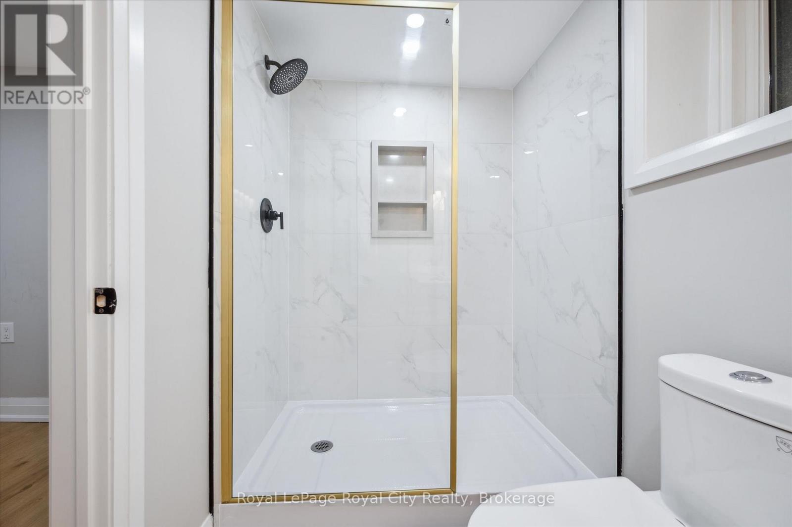 












22 HEATH ROAD

,
Guelph (Junction/Onward Willow),




Ontario
N1H6G9

