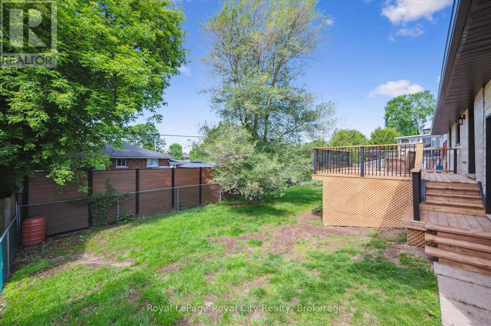












22 HEATH ROAD

,
Guelph (Junction/Onward Willow),




Ontario
N1H6G9

