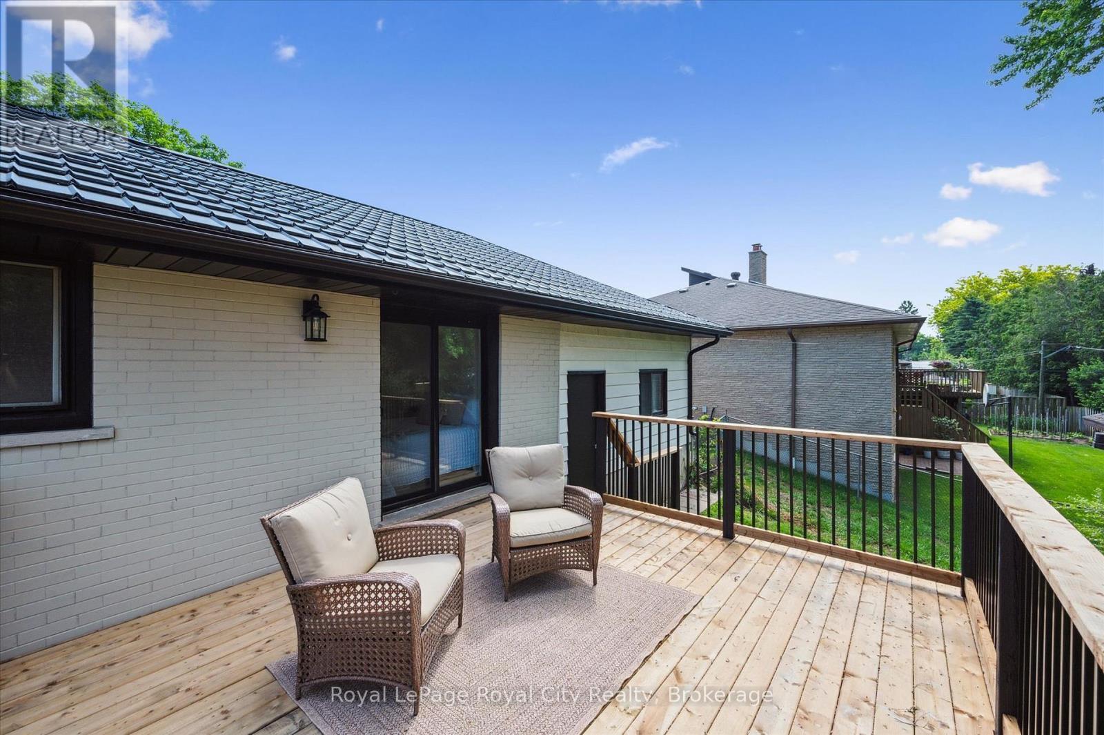 












22 HEATH ROAD

,
Guelph (Junction/Onward Willow),




Ontario
N1H6G9

