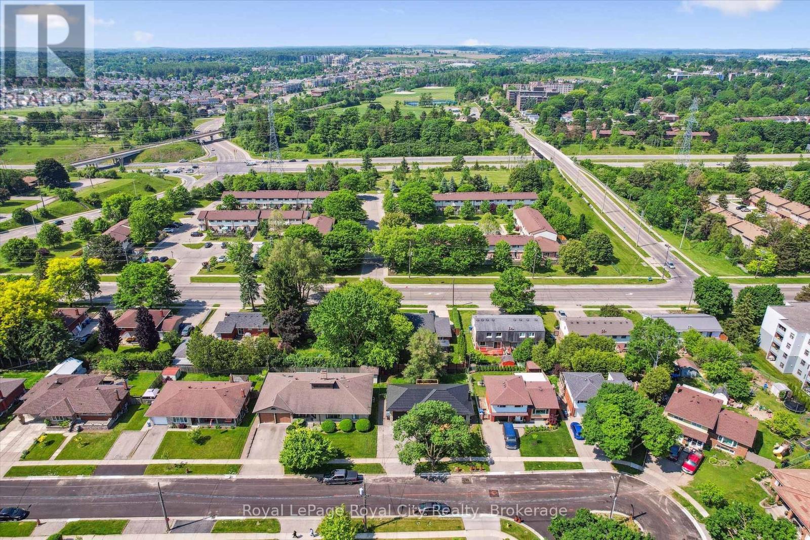 












22 HEATH ROAD

,
Guelph (Junction/Onward Willow),




Ontario
N1H6G9


