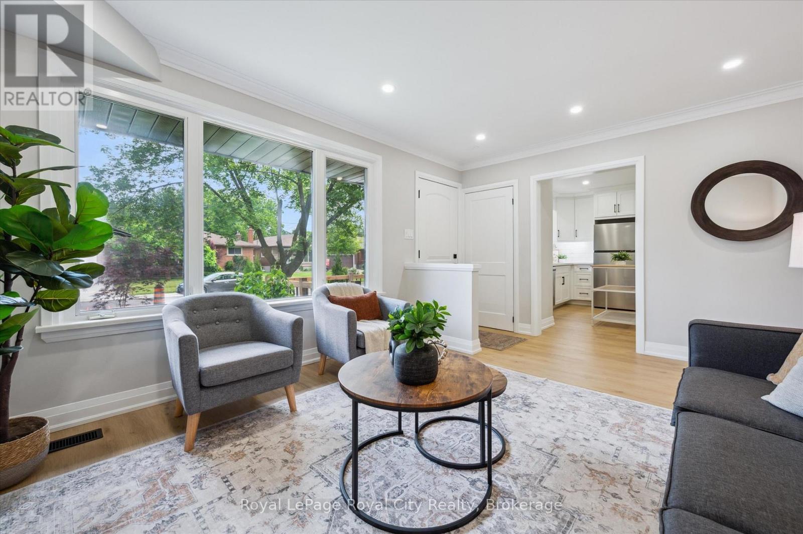 












22 HEATH ROAD

,
Guelph (Junction/Onward Willow),




Ontario
N1H6G9

