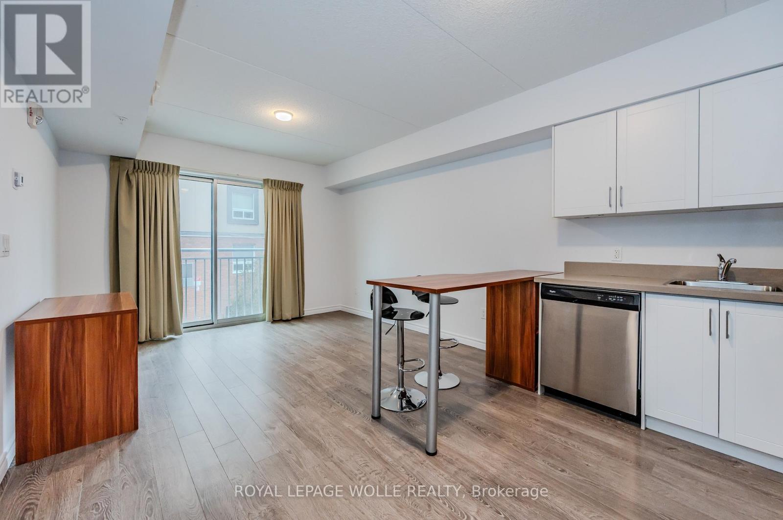 












207 - 321 SPRUCE STREET S

,
Waterloo,




Ontario
N1L3M6

