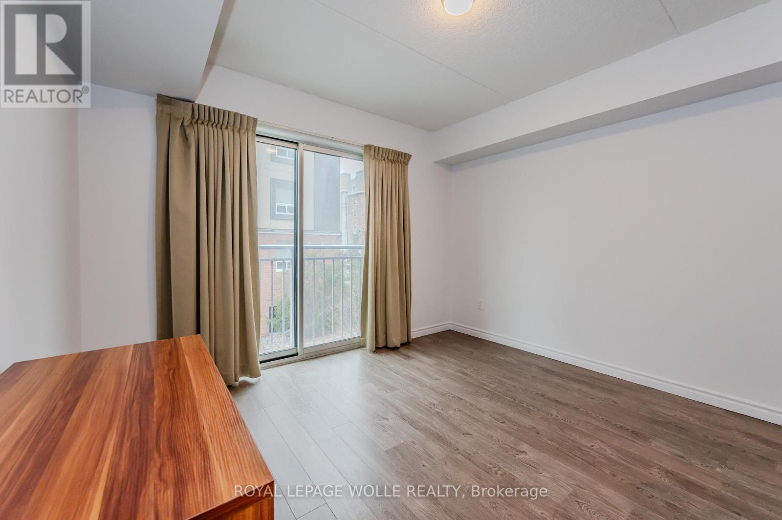 












207 - 321 SPRUCE STREET S

,
Waterloo,




Ontario
N1L3M6

