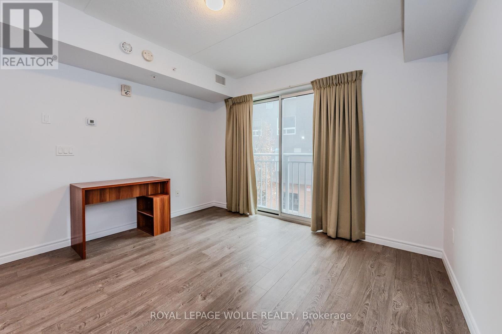












207 - 321 SPRUCE STREET S

,
Waterloo,




Ontario
N1L3M6

