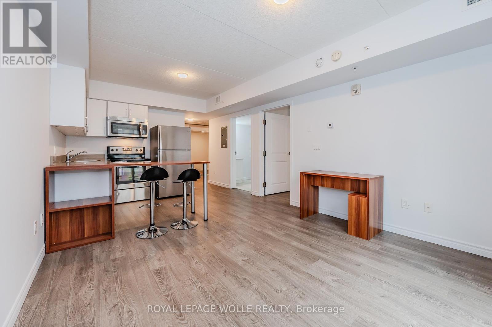 












207 - 321 SPRUCE STREET S

,
Waterloo,




Ontario
N1L3M6

