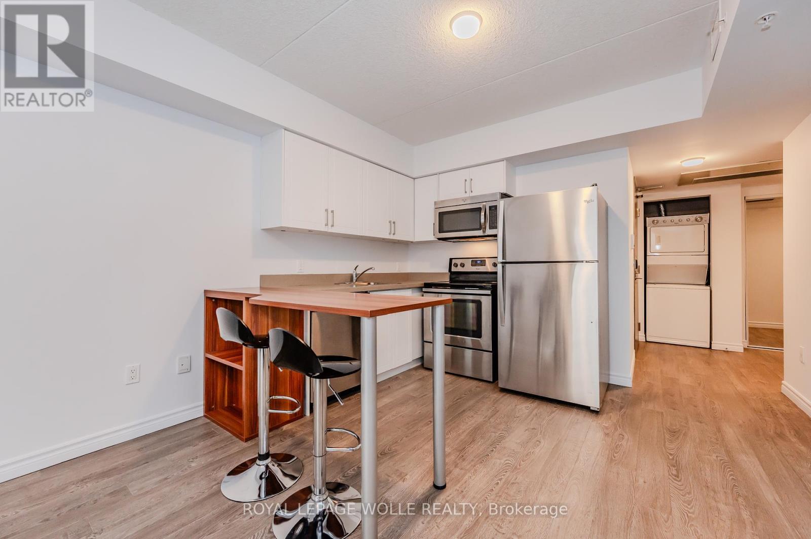 












207 - 321 SPRUCE STREET S

,
Waterloo,




Ontario
N1L3M6

