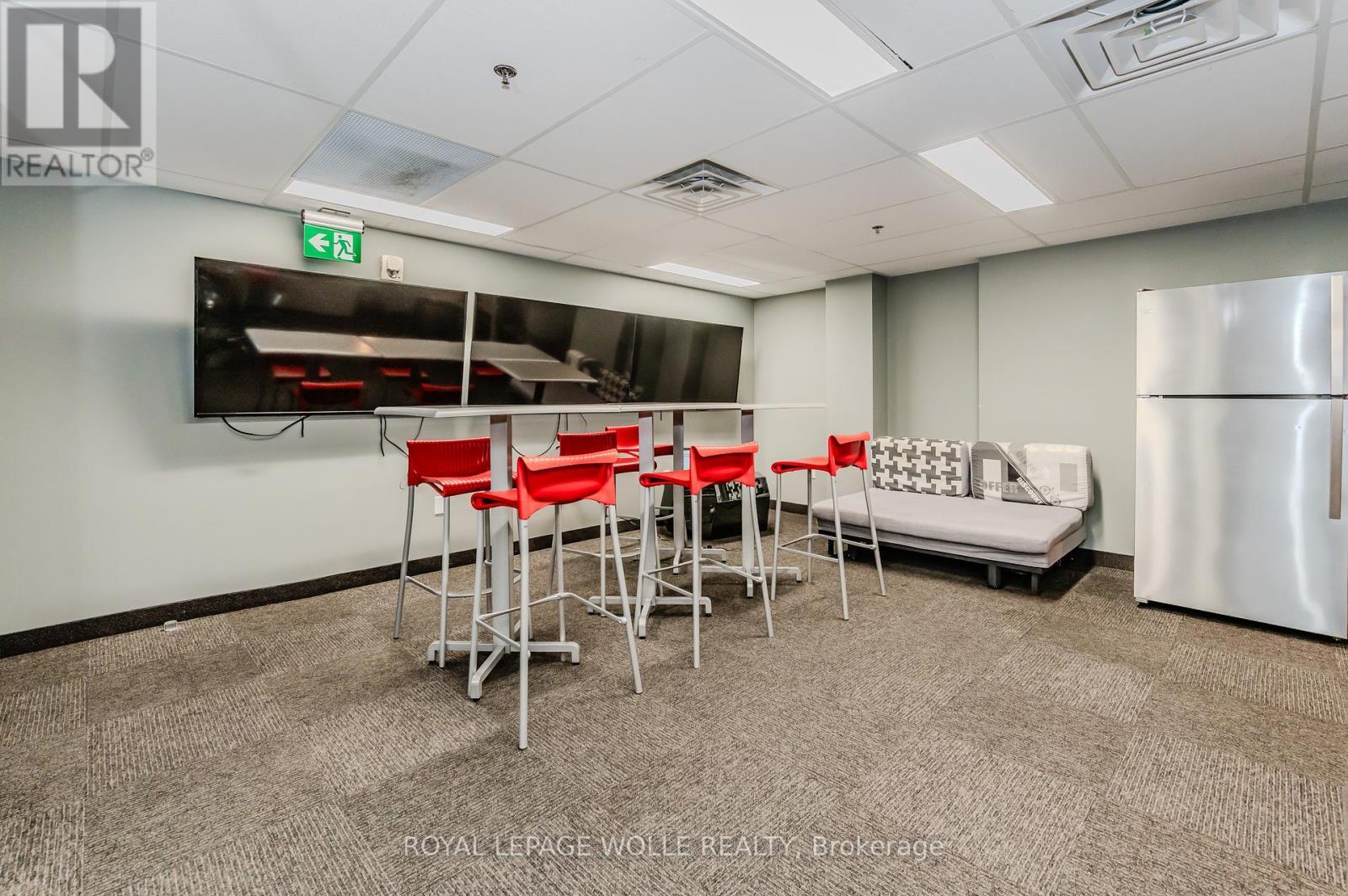 












207 - 321 SPRUCE STREET S

,
Waterloo,




Ontario
N1L3M6

