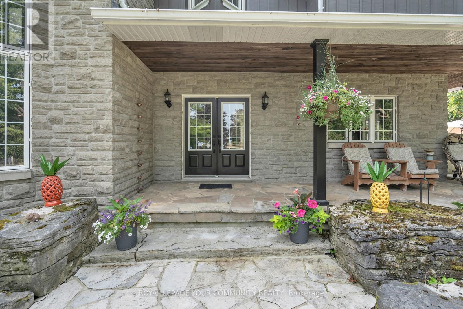 












515 LAKE DRIVE E

,
Georgina,




Ontario
L0E1S0

