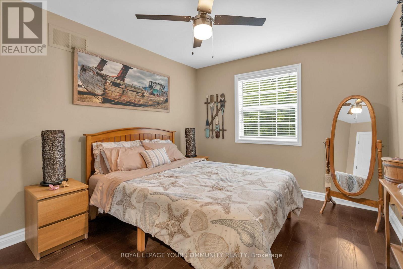












515 LAKE DRIVE E

,
Georgina,




Ontario
L0E1S0

