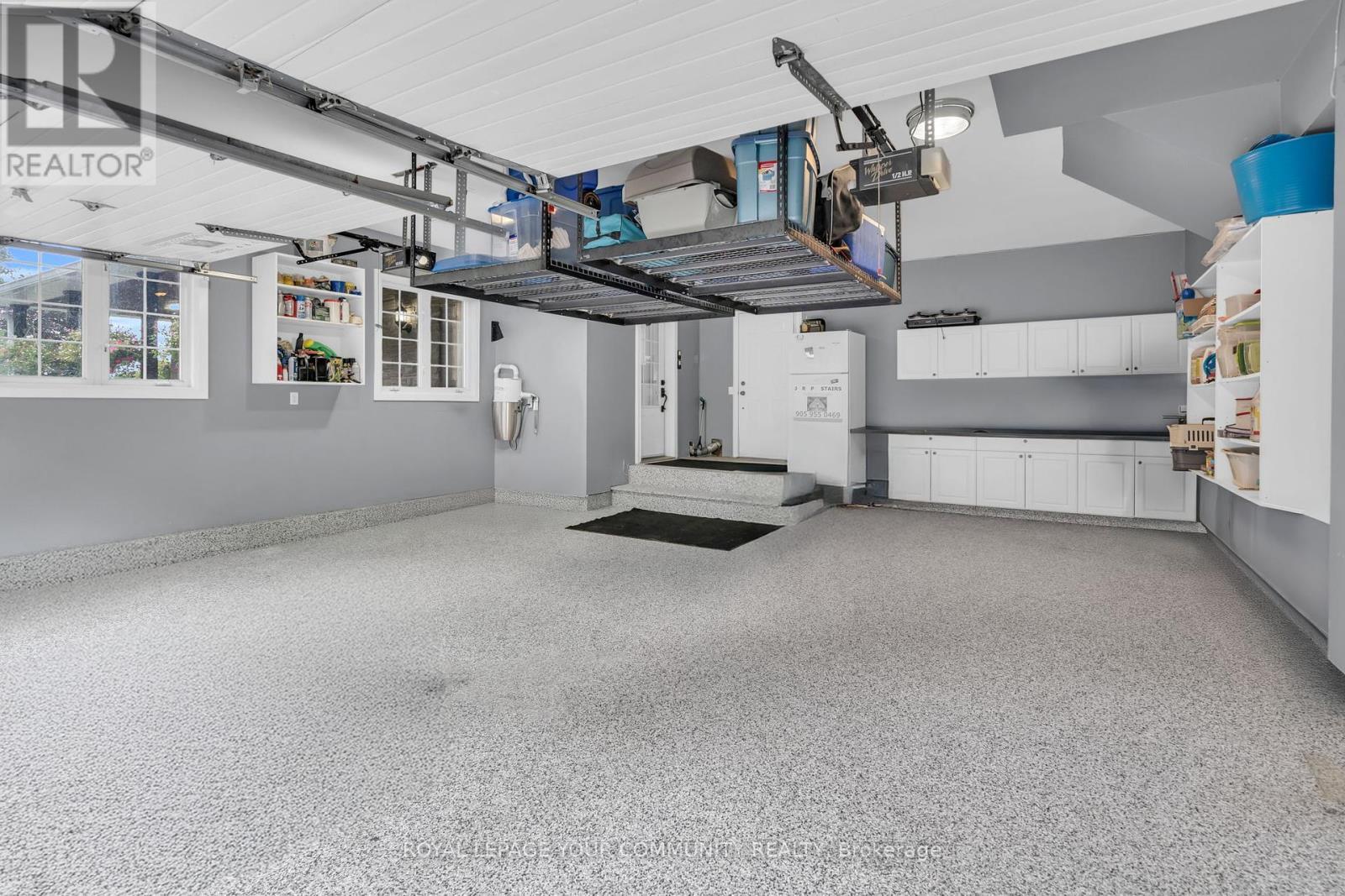 












515 LAKE DRIVE E

,
Georgina,




Ontario
L0E1S0

