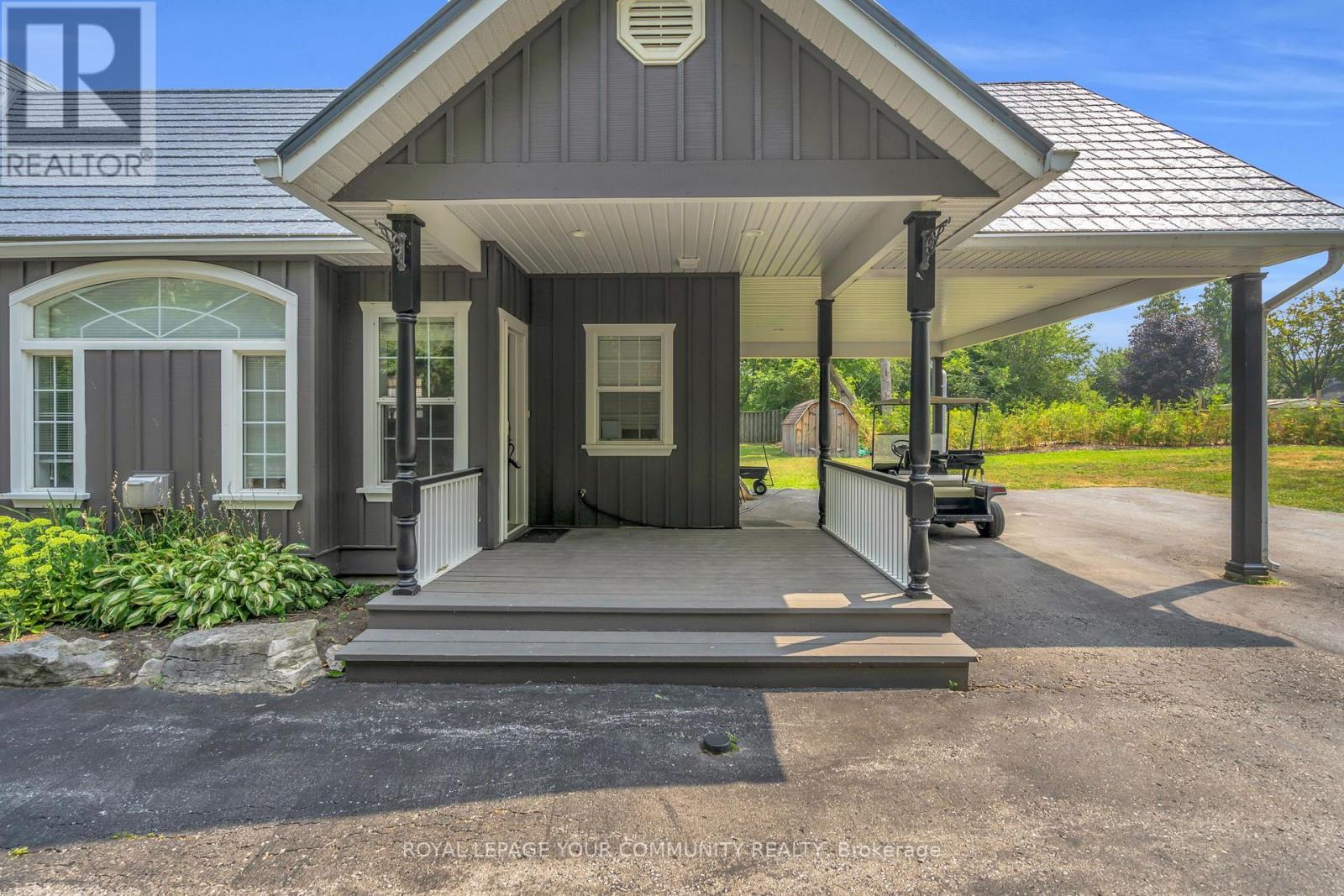 












515 LAKE DRIVE E

,
Georgina,




Ontario
L0E1S0

