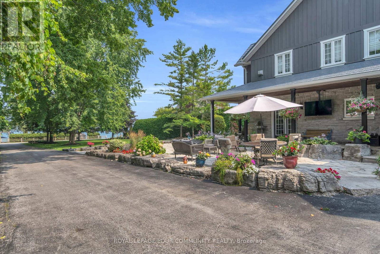 












515 LAKE DRIVE E

,
Georgina,




Ontario
L0E1S0

