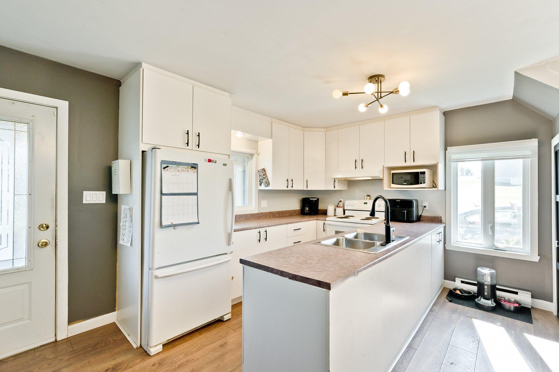 









507


Rue Principale

,
Saint-Sébastien,




QC
G0Y1M0

