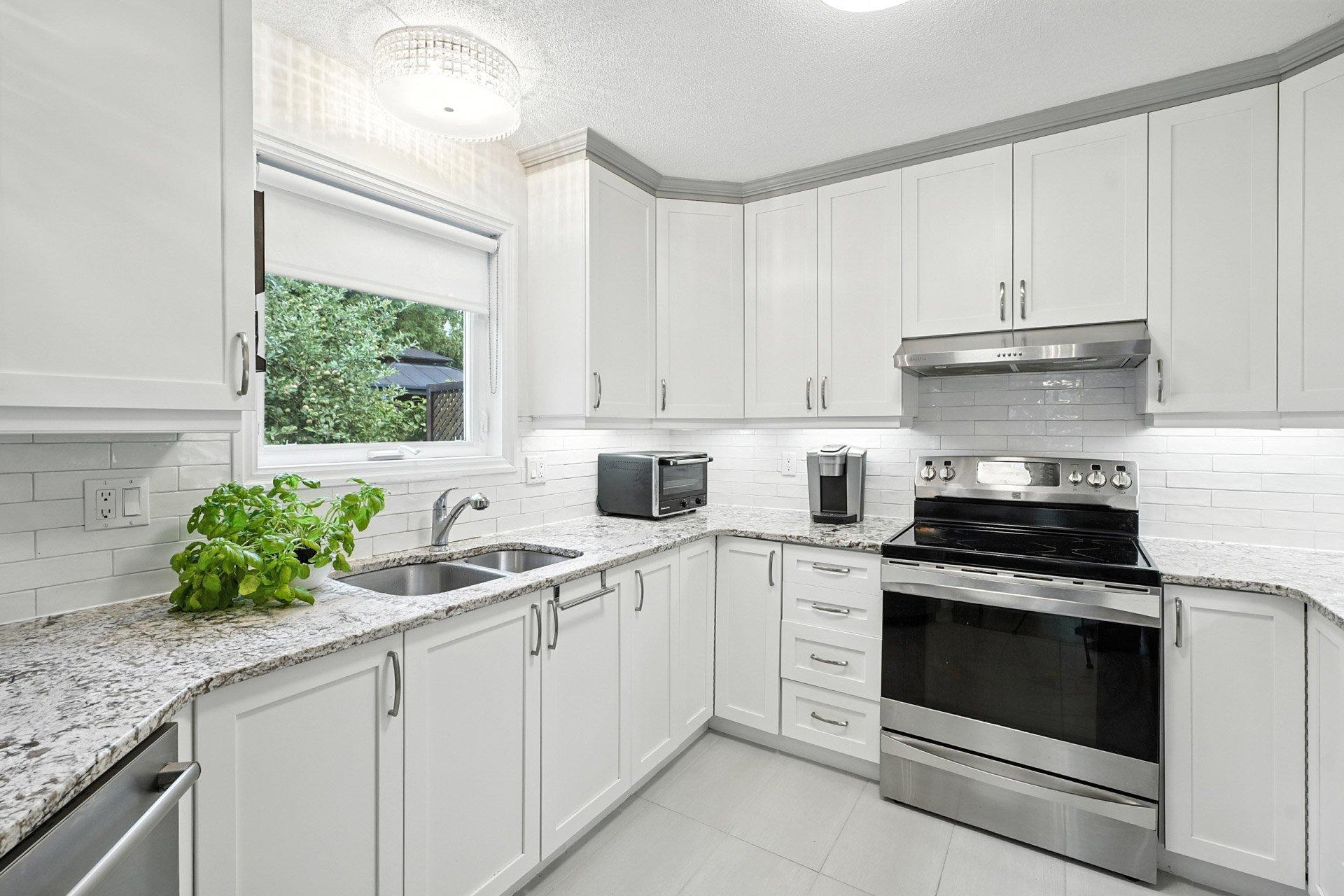 









305


Rue de Cannes

,
Gatineau (Gatineau),




QC
J8T3B9

