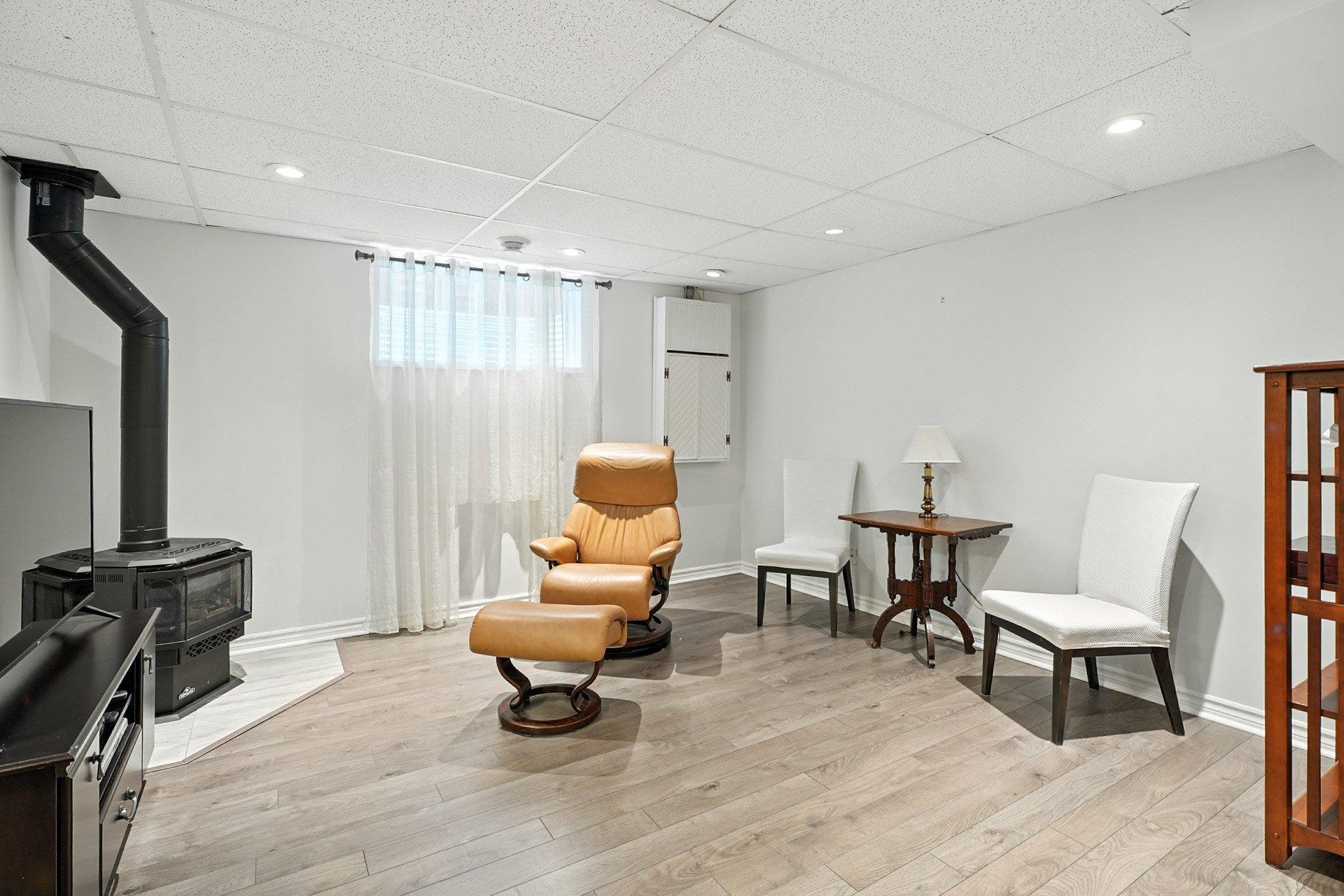 









305


Rue de Cannes

,
Gatineau (Gatineau),




QC
J8T3B9

