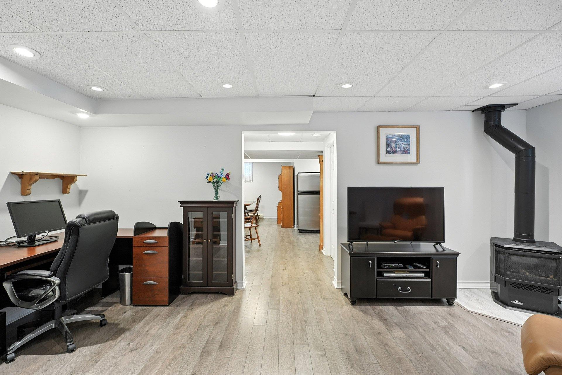 









305


Rue de Cannes

,
Gatineau (Gatineau),




QC
J8T3B9

