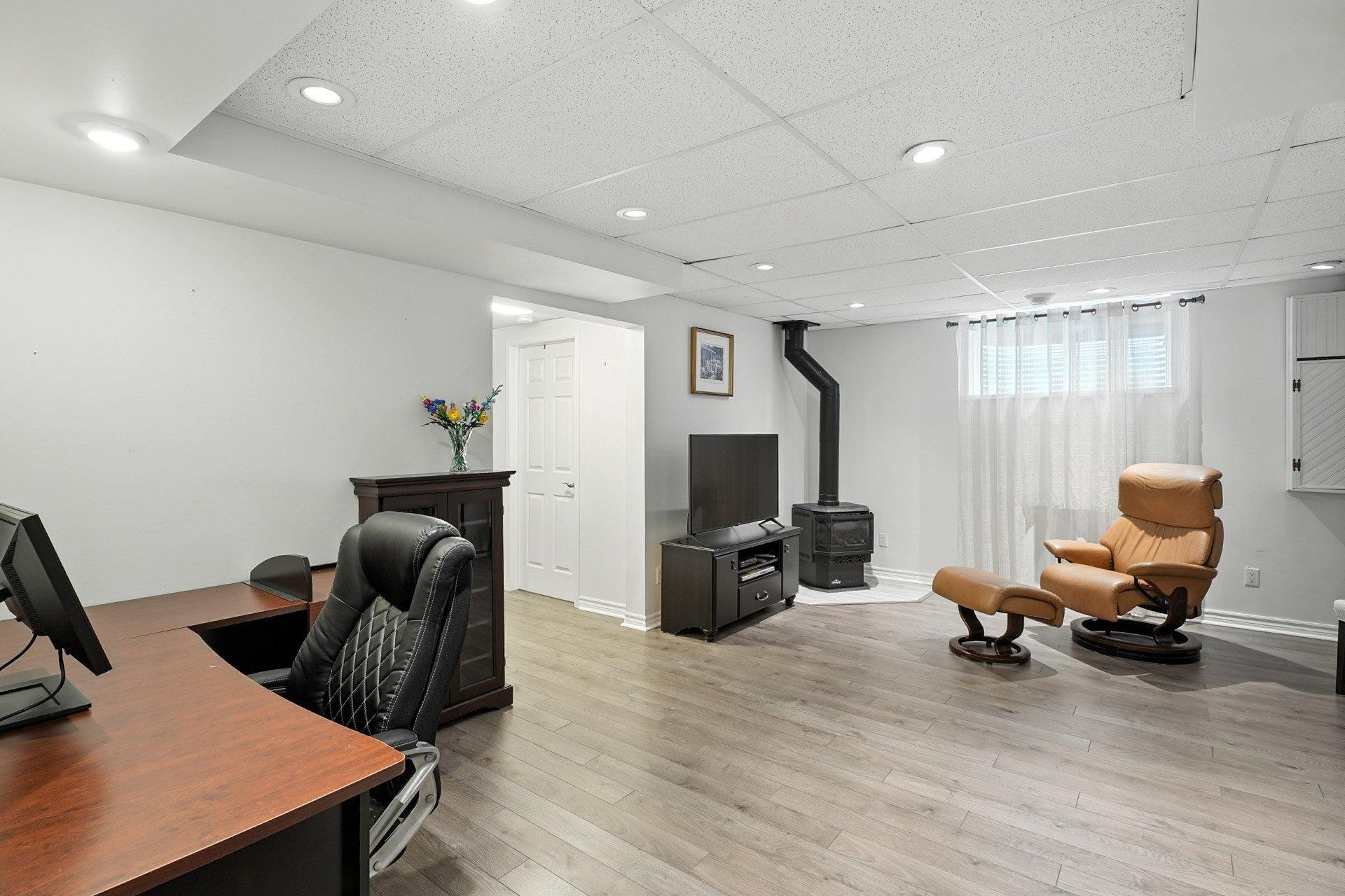 









305


Rue de Cannes

,
Gatineau (Gatineau),




QC
J8T3B9

