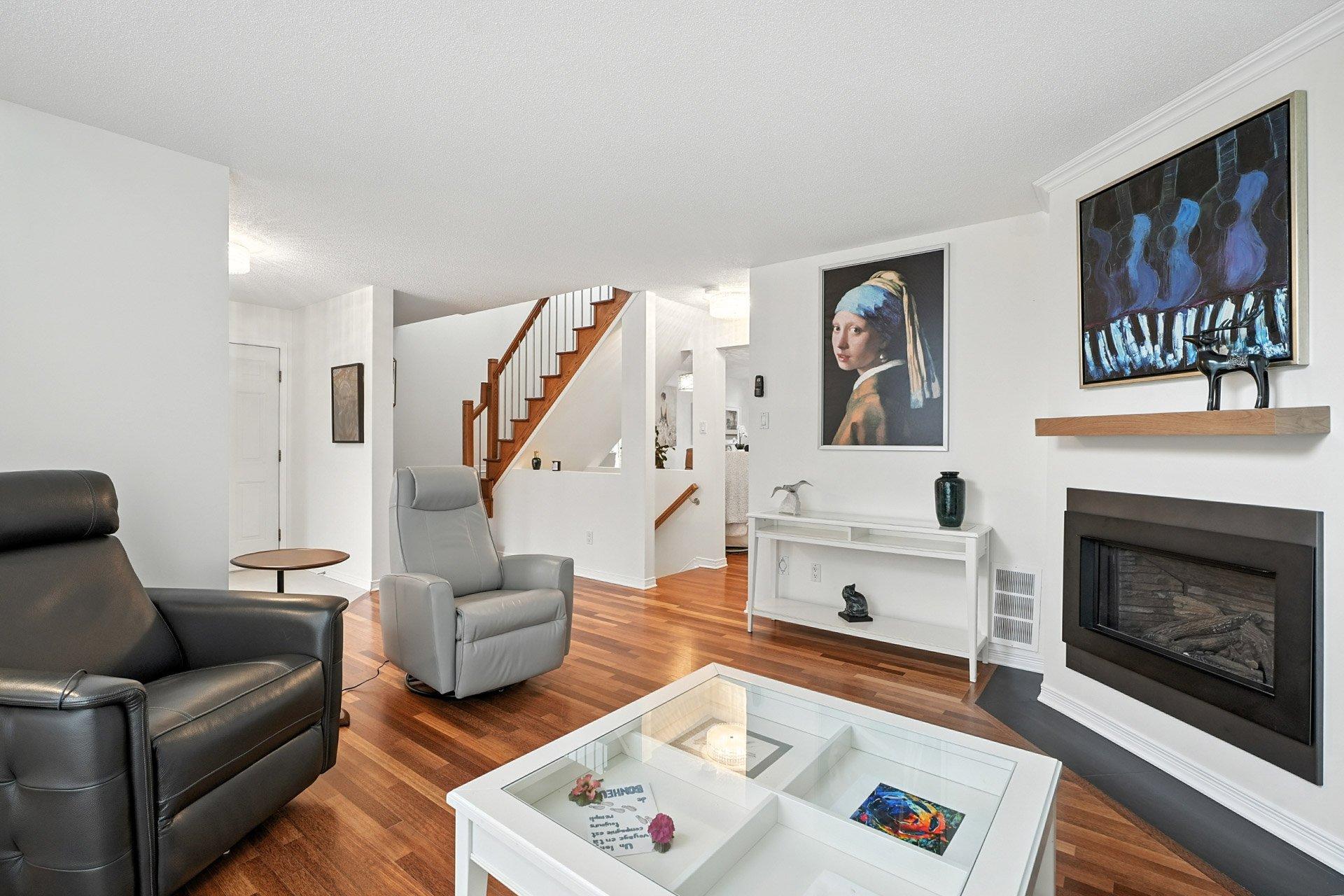 









305


Rue de Cannes

,
Gatineau (Gatineau),




QC
J8T3B9

